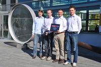 Die Forscher Johannes Klöckner, Felix Balzer, Brandon Percle und Stephan Zschäck haben den renommierten Technologiepreis 