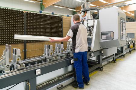 Durch den ProFix-Türöffner 118 von ASSA ABLOY wird der Fräsausschnitt am Türprofil standardisiert / Foto: ASSA ABLOY Sicherheitstechnik GmbH