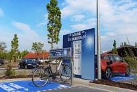 ALDI SÜD Vorab Shooting Elektrotankstelle mit Models 2015