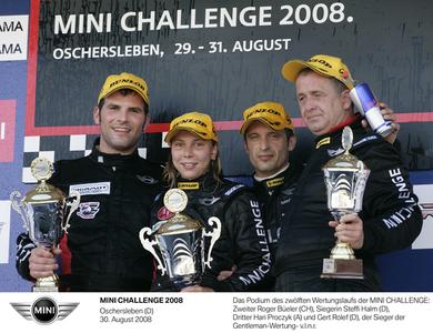 Sieg für Steffi Halm in der MINI CHALLENGE