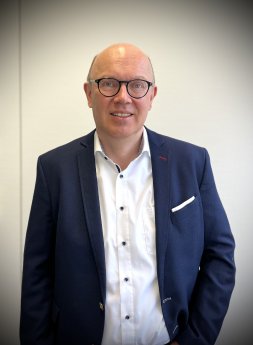 SURTECO_Döllken Profiles__ReinholdAffhüppe.jpg
