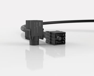 Image 2: The EPIC MH1 250A single-pole high-current module for transmission of up to 250 amps carries high electrical power in a very small space, while ensuring maximum safety through effective electric shock protection