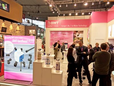 Auf dem Messestand von BWT water+more fand ein reger Austausch unter Vertretern aus allen Bereichen der Kaffee-Branche statt. /Foto: BWT water+more