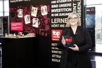 Kerstin Sänger, Leiterin der Abteilung HR Prozesse und Recruiting, freut sich über die wiederholte Auszeichnung, die auch Verpflichtung sei: 