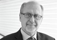 Professor Dr.-Ing. habil. Prof. E.h. Dr. h.c. Werner A. Hufenbach.