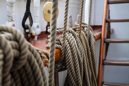 boat-rope-hanging-knot-298846.jpg