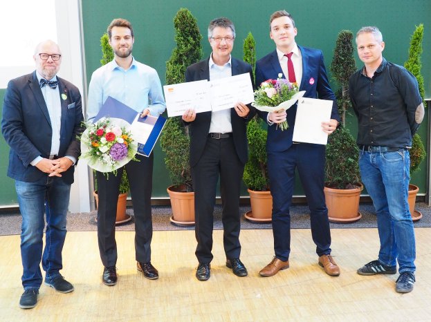 Absolventenpreis_ 2019-Uni_PB-achelos-Quelle_Max Hoffmann.png