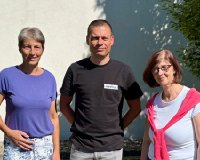 Holger Kundisch (Mitte) wurde von Esther Schuck (links) und Dr. Carola Troll (rechts) ausgezeichnet.