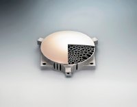Additiv gefertigter Metallspiegel mit innerer Leichtbaustruktur. Das AM-Potenzial dieser Spiegel und weiterer optischer Komponenten für Raumfahrtanwendungen beleuchtet Dr. Nils Heidler vom Fraunhofer IOF in seinem Vortrag im Forum Aerospace. Foto: Fraunhofer IOF