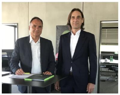 s.i.g-Geschäftsleitung, Guido Fetzer (r.) und Eugen Straub: "Wir sind stolz, mit der BayBG einen renommierten Partner zur Stärkung unserer Eigenkapitalseite gewonnen zu haben"
