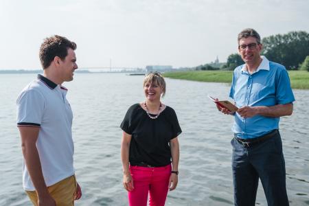 Der Tourismusbranche stehen große Veränderungen bevor – Da sind sich Maximilian Schmitt, Steffi Schnierer und Prof. Dr. Volker Rundshagen einig.