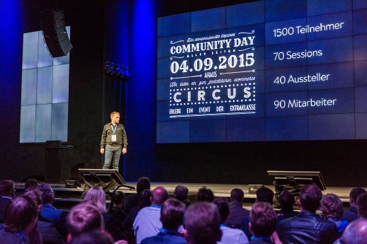 Vorstand Stefan Hamann bei der Keynote.jpg