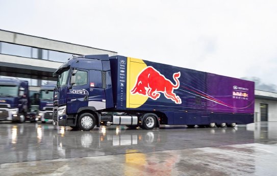 renault_trucks_t_red_bull_racing_f1_team_1.jpg