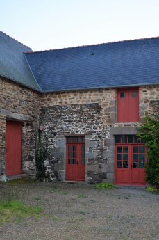 3-Gästehaus_Eingang_außen_DSC_8909_az.JPG