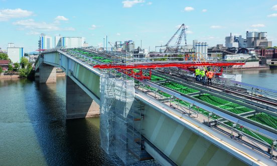 pressebild-05-peri-instandsetzung-bara-bruecke-industriepark-wiesbaden.jpg
