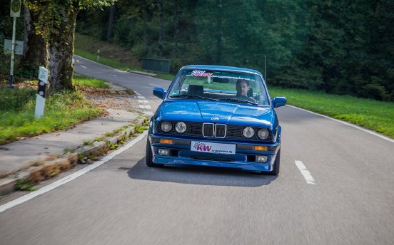 low_KW_Klassik_V3_BMW_E30_Fahraufnahme_003.jpg