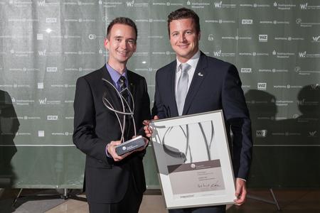 Die Netzkern Vorstände Daniel Schulten und Thomas Golatta nehmen den Wuppertaler Wirtschaftspreis 2012 entgegen (Foto: Günter Lintl)