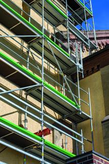 Bild 7
Die Kirchturmeinrüstung offenbart einige Ausführungsdetails: beispielsweise die fast übergangslose Kombinierbarkeit von PERI UP Easy mit VARIOKIT System-Stahlträgern sowie geometrische Längenanpassungen im metrischen Grundraster.
(Foto: PERI Deutschland)