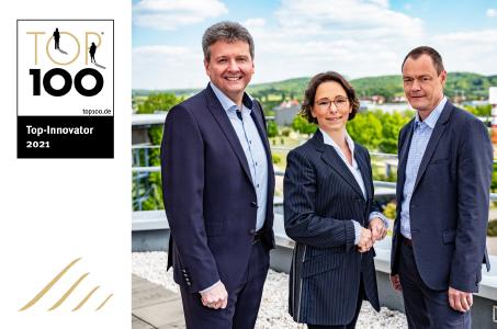 Die IBYKUS-Vorstände sind stolz auf die erhaltene Auszeichnung (v.l.n.r.: CEO Thomas Winter, CFO Nikola Spannaus, COO Eckehart Klingner). Foto: Carlo Bansini Fotodesign