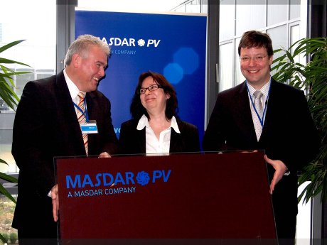Masdar PV_Übergabe_Module_BWAW_110203.jpg