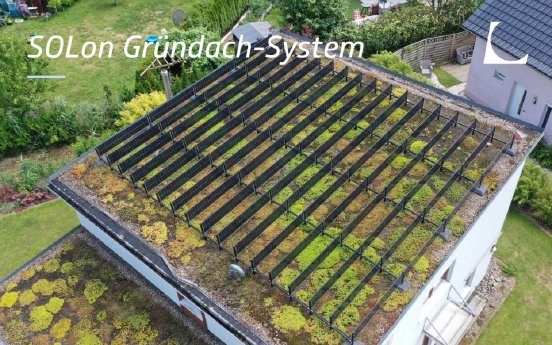 SOLYCO SOLon Gruendach Solar vertikal.jpg