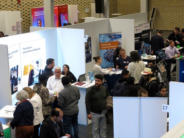 HsH-Firmenkontaktmesse-1-(C)-Hochschule Hannover.jpg