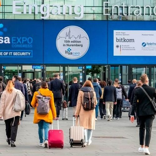 Mit souveränen Sicherheits­lösungen „Haltung“ zeigen