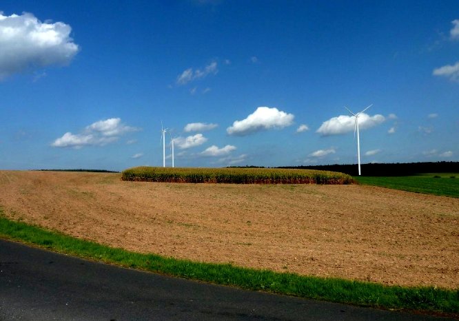 Visualisierung der geplanten Windenergieanlagen in Heppdiel Windischbuchen von Green City E.jpg