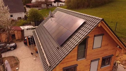 Montierte SunPower Module © iKratos