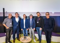 Gruppenfoto mit RAECKS auf dem Steel Community Day @Welser Profile: Andi Schwantner, Steffen Wetzel, Heinz Peter Pülzl (Stahlblogger/Moderator Paneldiskussion), Günter W. Heini, Benjamin Danehl, Christian Clerici (Moderator Steel Community Day 2025)