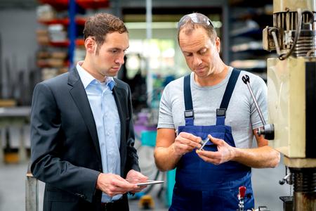 in the factory - (c) Firma V - Fotolia