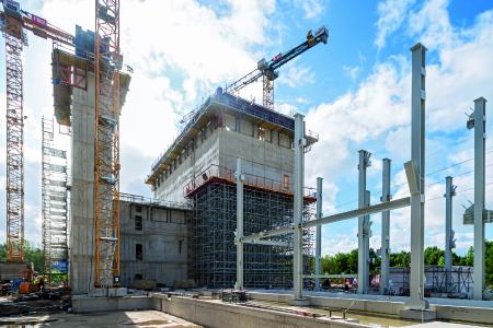 Bild 1
Der Rohbau der Klärschlamm-Monoverbrennungsanlage in Helmstedt/Buschhaus wurde in nur 8,5 Monaten realisiert (Foto: PERI Deutschland)