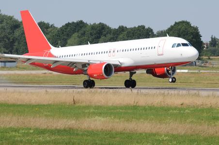 Während viele Flugzeughersteller mittlerweile entlang einer Linie fertigen, erfolgt die Herstellung von XXL-Produkte bei kleinen und mittleren Unternehmen oft noch in Form einer Baustellenfertigung (Quelle: Jens Knigge / IPH)