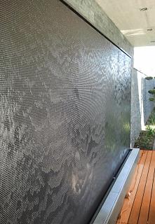 Wasserwände auf der Terrasse und im Garten - neue Gestaltungselemente