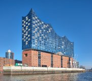 Im Rahmen der Infotage steht an ausgewählten Standorten der Besuch von herausragenden Remmers Referenzen auf dem Programm – zum Beispiel die Elbphilharmonie in Hamburg