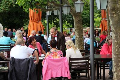 250 Gäste feierten auf Burg Crass das 100-jährige Jubiläum von Piepenbrock. © Piepenbrock