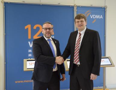 VDMA Robotics partners with OPC Foundation to achieve standardized information integration across robots/machines to realize requirements of Industrie4.0 machine-to-machine (M2M)