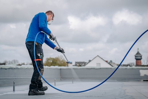 1540 - 2 - Spritzen MB PUReactive.jpg