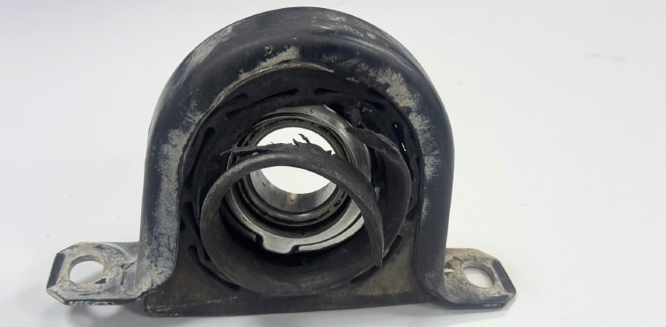 beschädigtes Kardanwellenlager.png