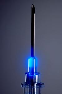 Dymax MD® 1406-M fluoresziert blau zur einfacheren Qualitätskontrolle