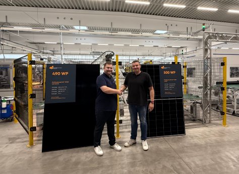Rüdiger Drewes (GF CS Wismar GmbH) mit Dennis Zacharias (technischer Leiter & GF Voltara) Produk.jpg