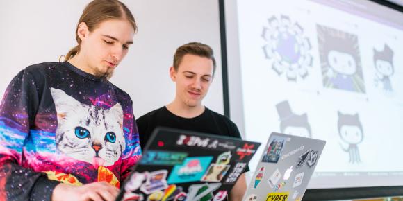 Lukas Fülling und Mirko Nuhn widmen sich der Nachwuchsförderung bei Micromata