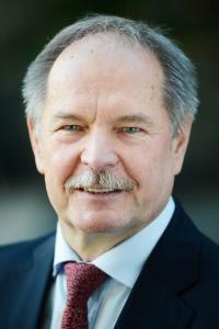 Dr. Peter Merten