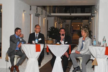 „Marktmacher im Dialog“ Podiumsdiskussion mit Jürgen Burger, Dr. Erich Koetter, Armin Dressler und Ira Melaschuk (von links)