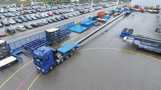 Der »VENTUM« mit seinen 72 m Fahrzeuglänge / Foto: Goldhofer