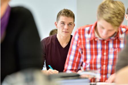 Das Probestudium bietet einen kostenlosen Vorgeschmack auf das ausbildungs- und berufsbegleitende Studium an der Hochschule Weserbergland