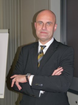 Dr. Knut Zschiedrich.JPG