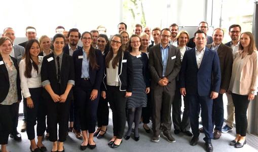 Paderborn University students together with employees and customers from Arvato Systems