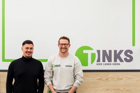 Baran Biner (Abteilungsleiter VKF Renzel) und Dominik Grohs (Vertriebsleitung TINKS) freuen sich über eine gelungene Zusammenarbeit
