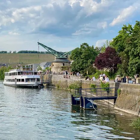 Uferpromenade_Wuerzburg_Partyboot.png